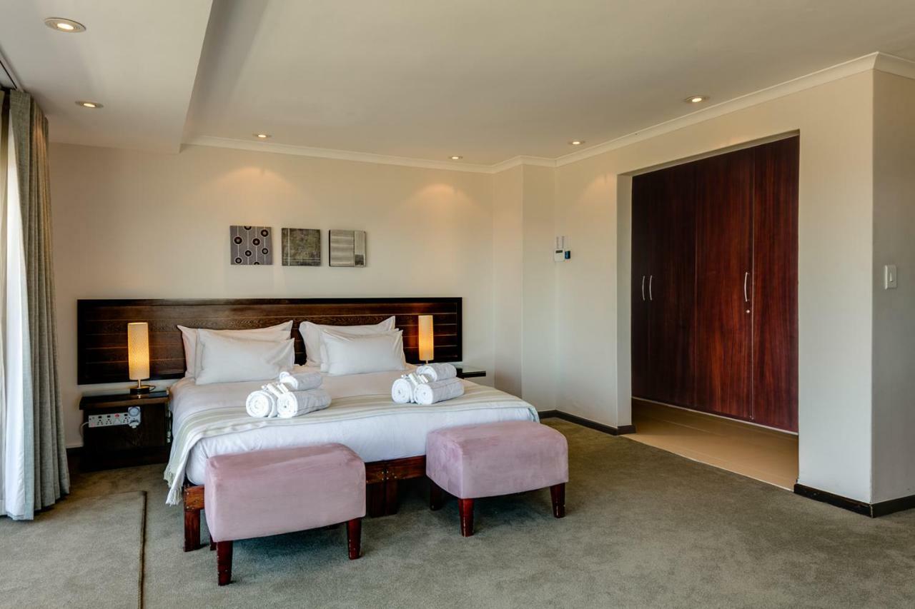 Villa 42 On Strathmore Cape Town